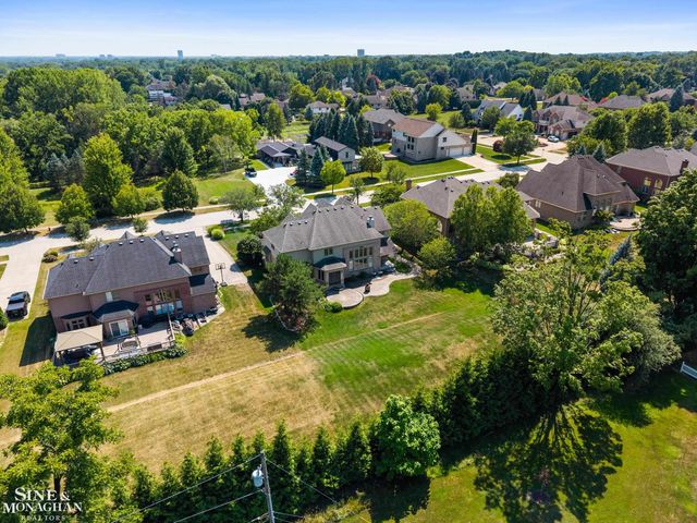 94 Ingram Drive, Troy, MI 48098
