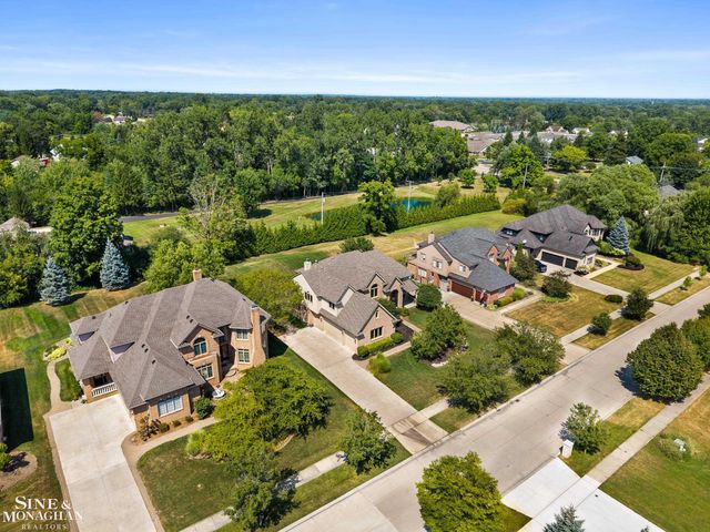 94 Ingram Drive, Troy, MI 48098
