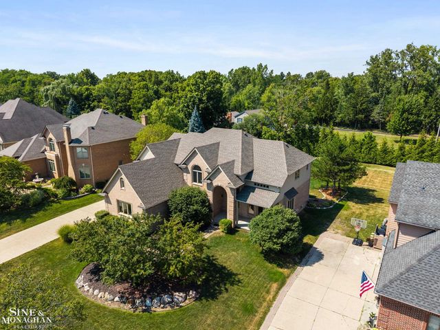 94 Ingram Drive, Troy, MI 48098