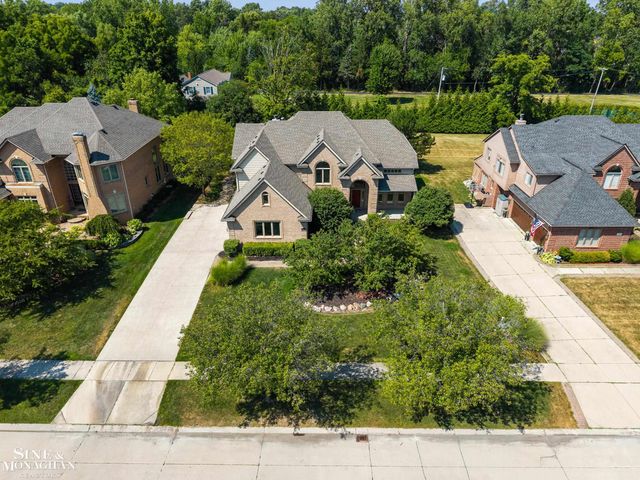 94 Ingram Drive, Troy, MI 48098