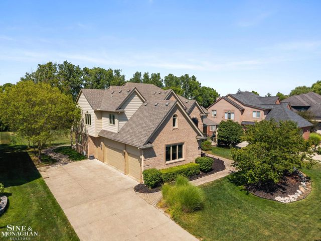 94 Ingram Drive, Troy, MI 48098