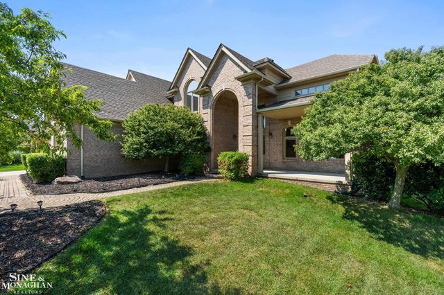 94 Ingram Drive, Troy, MI 48098
