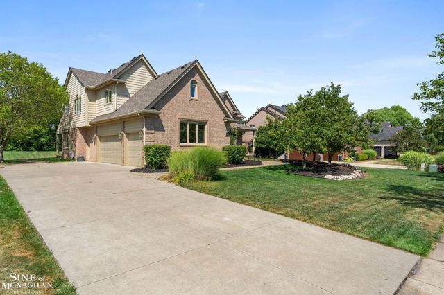 94 Ingram Drive, Troy, MI 48098