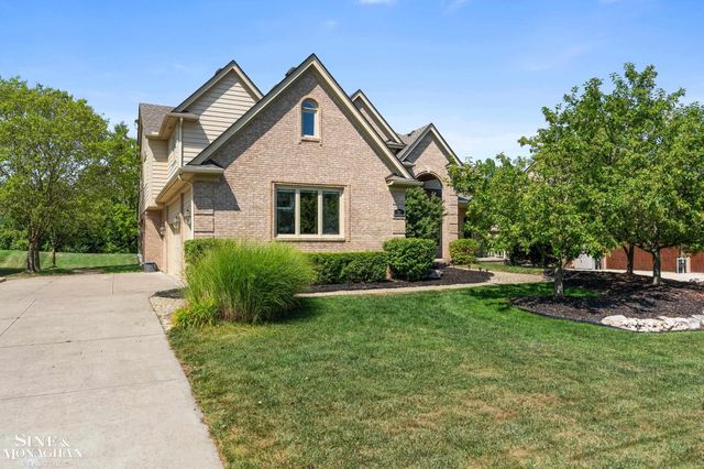94 Ingram Drive, Troy, MI 48098