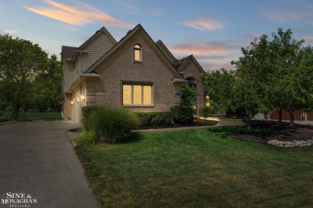 94 Ingram Drive, Troy, MI 48098