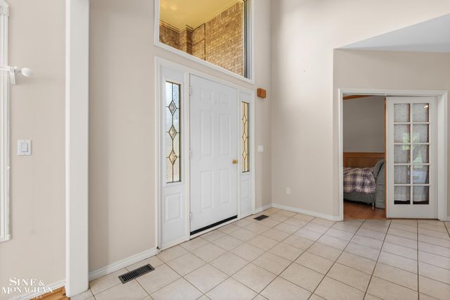 94 Ingram Drive, Troy, MI 48098