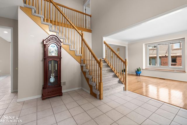 94 Ingram Drive, Troy, MI 48098