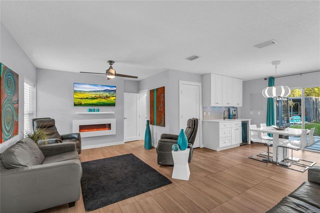 218 E HARDING STREET, Orlando, FL 32806