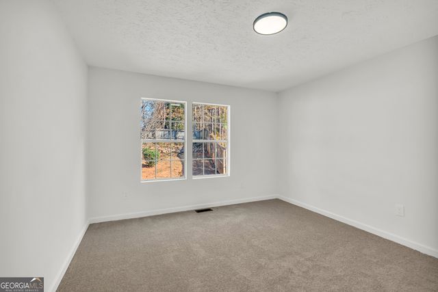 395 Barnetts Bridge Road, Jackson, GA 30233