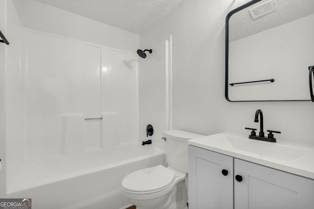 395 Barnetts Bridge Road, Jackson, GA 30233