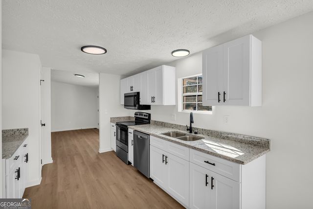 395 Barnetts Bridge Road, Jackson, GA 30233