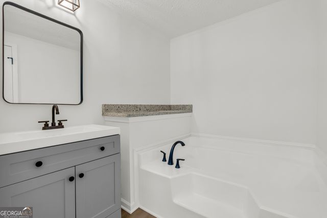 395 Barnetts Bridge Road, Jackson, GA 30233