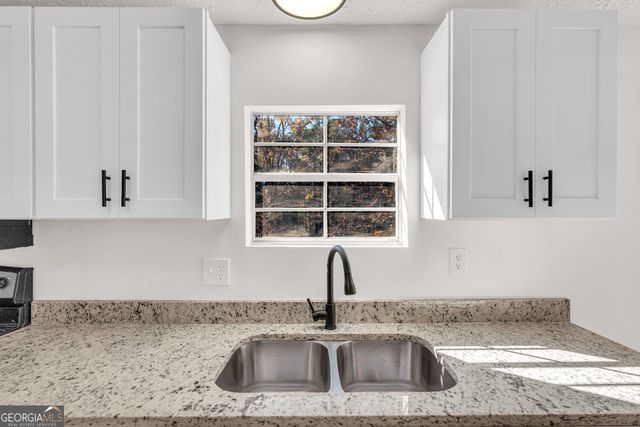 395 Barnetts Bridge Road, Jackson, GA 30233