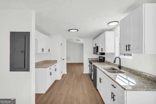 395 Barnetts Bridge Road, Jackson, GA 30233