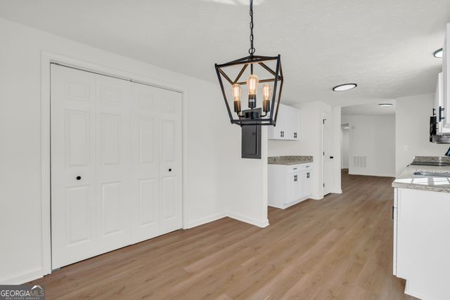 395 Barnetts Bridge Road, Jackson, GA 30233