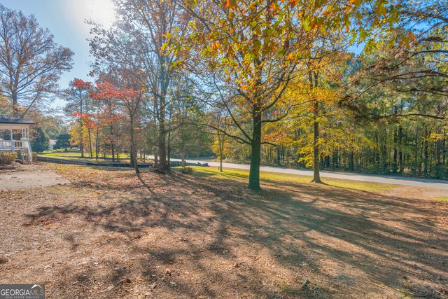 395 Barnetts Bridge Road, Jackson, GA 30233