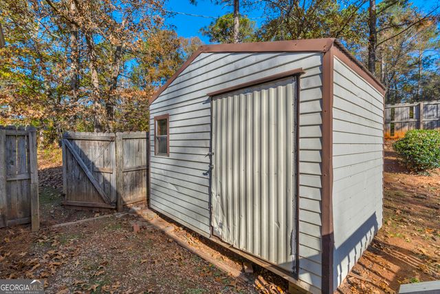 395 Barnetts Bridge Road, Jackson, GA 30233