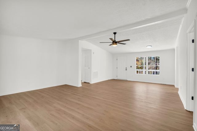 395 Barnetts Bridge Road, Jackson, GA 30233