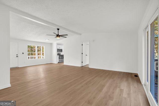 395 Barnetts Bridge Road, Jackson, GA 30233