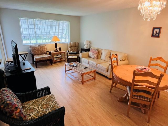 2812 S Garden Drive 206, Lake Worth, FL 33461