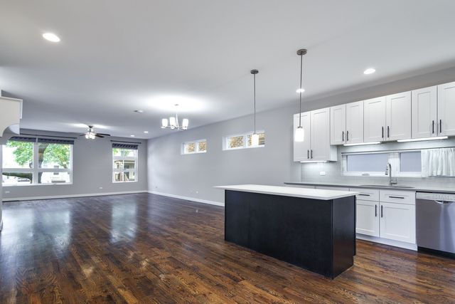 2342 N Hamlin Avenue, Chicago, IL 60647