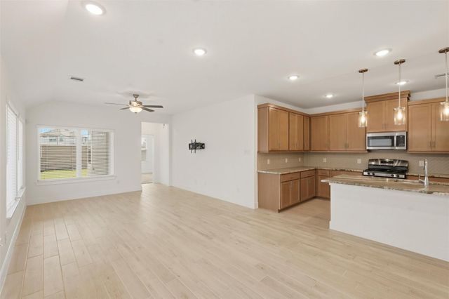 10035 Crescendo Way, Iowa Colony, TX 77583