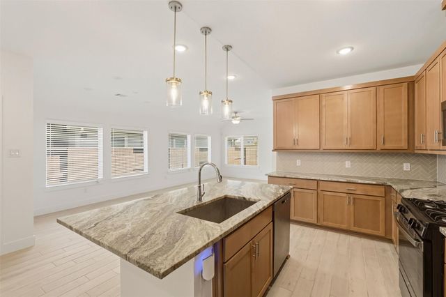 10035 Crescendo Way, Iowa Colony, TX 77583