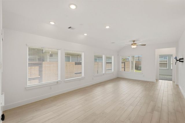 10035 Crescendo Way, Iowa Colony, TX 77583