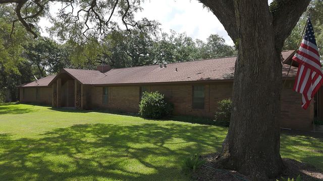 406 Wilson Creek Road, Palacios, TX 77440