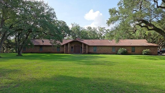 406 Wilson Creek Road, Palacios, TX 77440