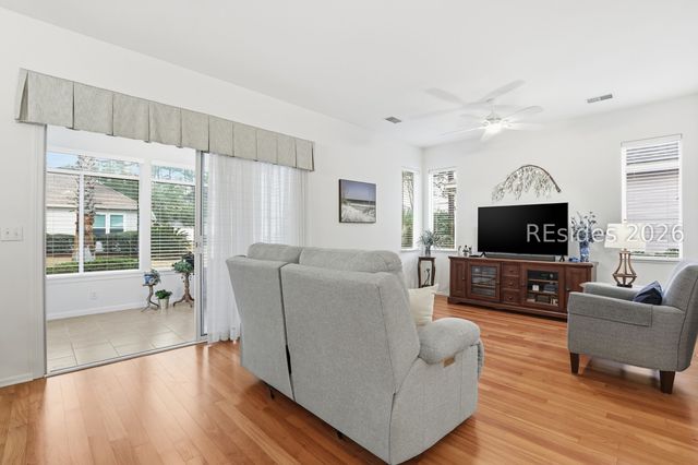 94 Hampton Cir, Bluffton, SC 29909