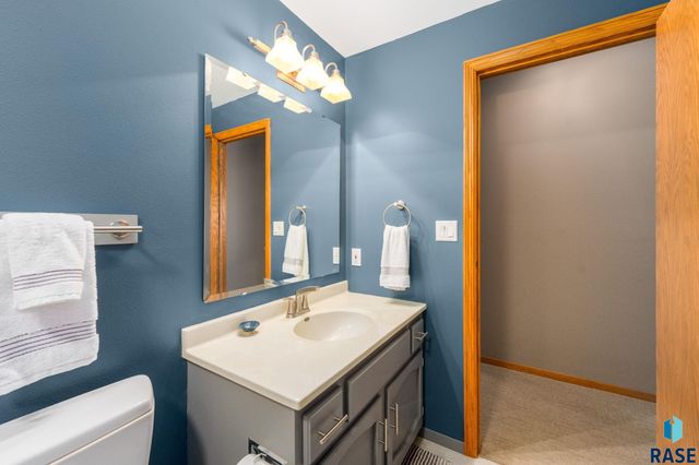 4608 S Tomar Rd Road, Sioux Falls, SD 57105