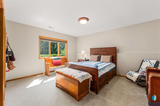 4608 S Tomar Rd Road, Sioux Falls, SD 57105