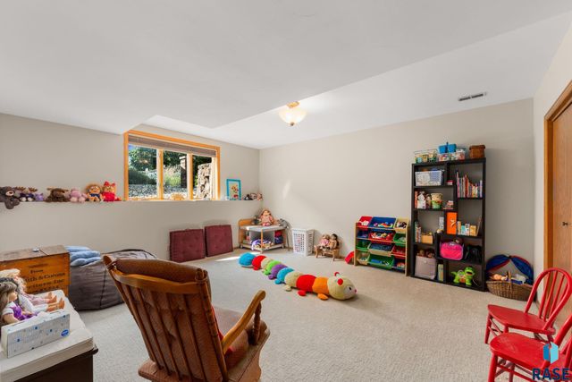 4608 S Tomar Rd Road, Sioux Falls, SD 57105