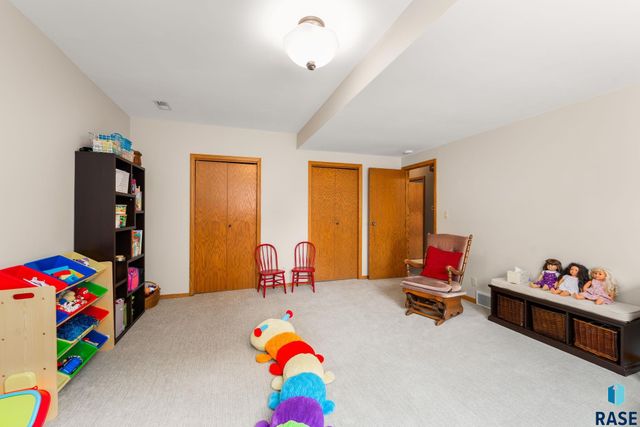 4608 S Tomar Rd Road, Sioux Falls, SD 57105