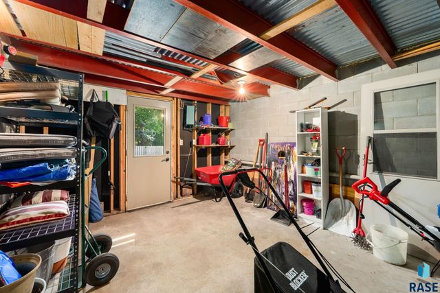 4608 S Tomar Rd Road, Sioux Falls, SD 57105