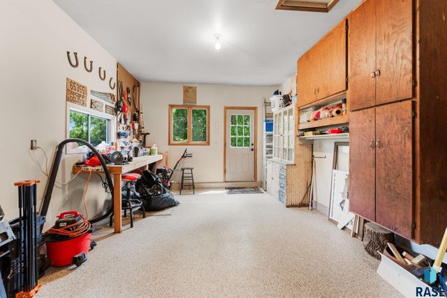 4608 S Tomar Rd Road, Sioux Falls, SD 57105