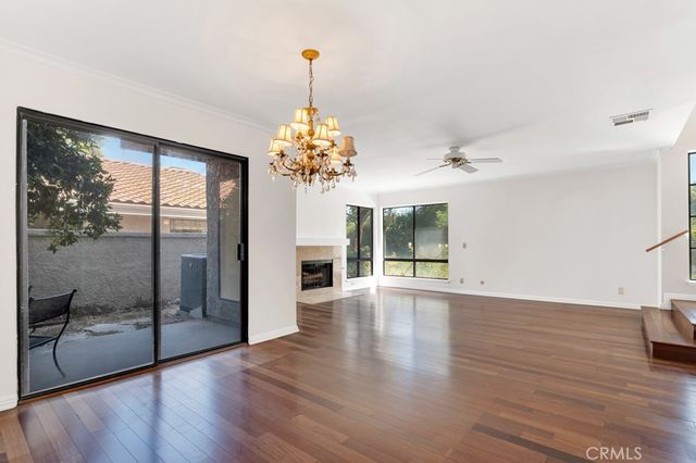 905 Thistlegate, Oak Park, CA 91377