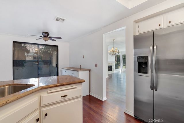 905 Thistlegate, Oak Park, CA 91377