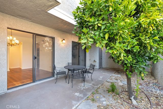 905 Thistlegate, Oak Park, CA 91377