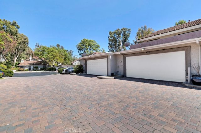 905 Thistlegate, Oak Park, CA 91377