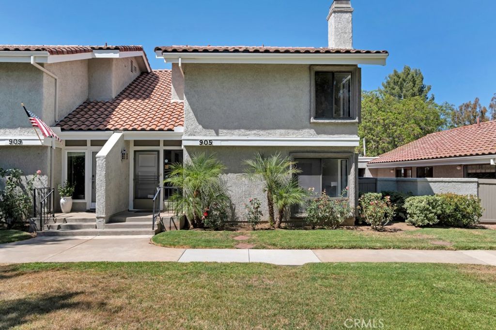 905 Thistlegate, Oak Park, CA 91377