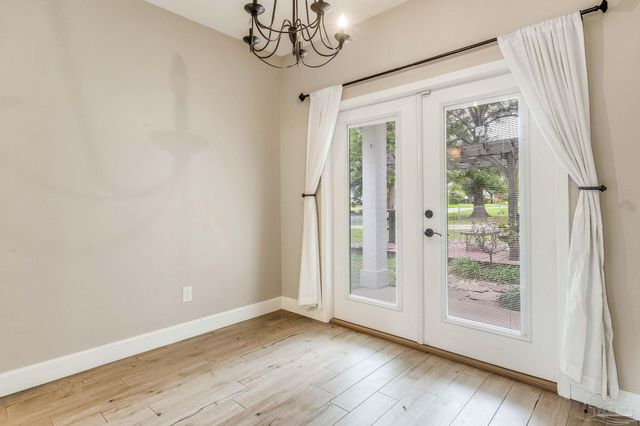 1363 E Baars, Pensacola, FL 32503