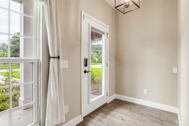 1363 E Baars, Pensacola, FL 32503