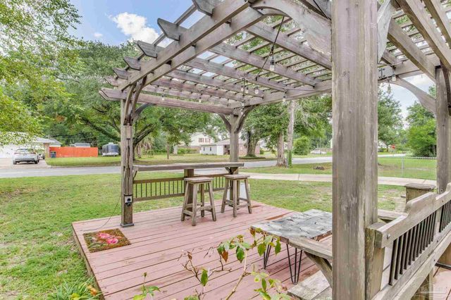 1363 E Baars, Pensacola, FL 32503