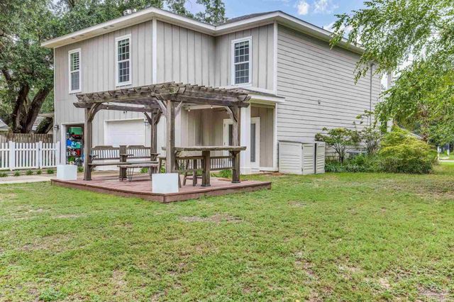 1363 E Baars, Pensacola, FL 32503