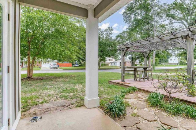 1363 E Baars, Pensacola, FL 32503
