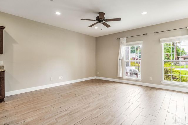 1363 E Baars, Pensacola, FL 32503