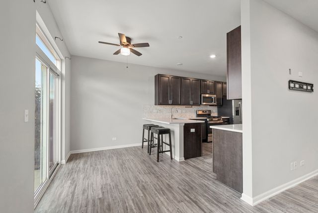 2045 Stuttle Road, Batavia, IL 60510