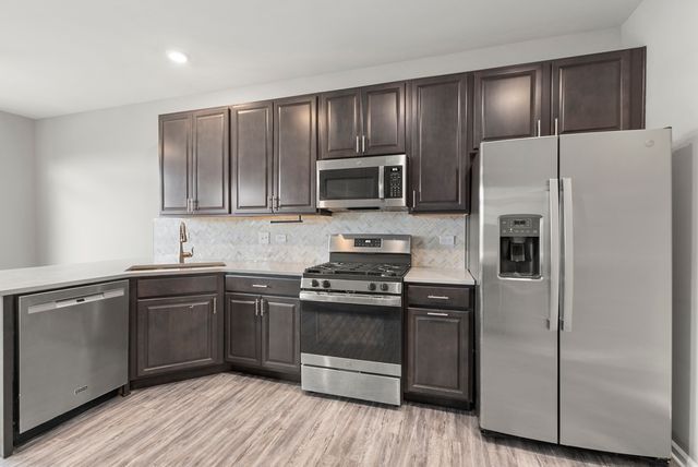 2045 Stuttle Road, Batavia, IL 60510